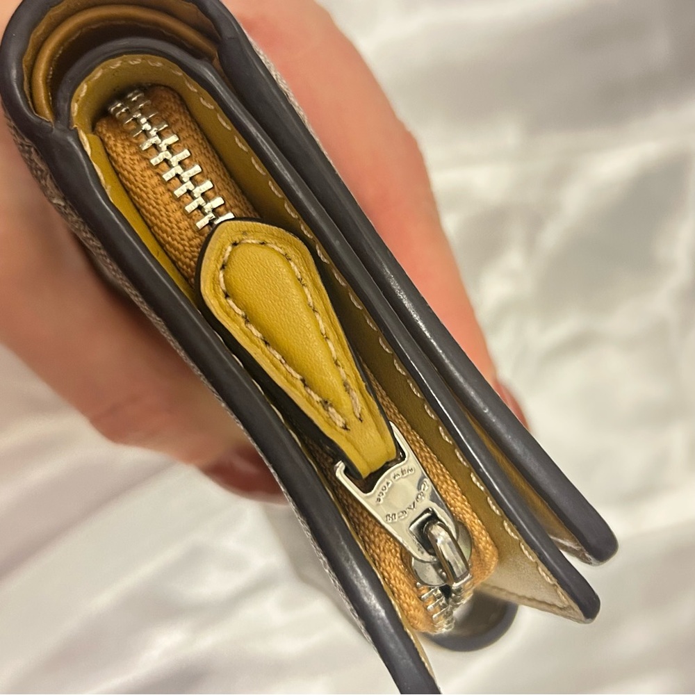 Coach Wallet - Picture 5 of 6